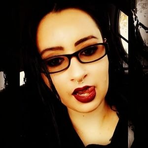 Meet your Posher, Beatrice